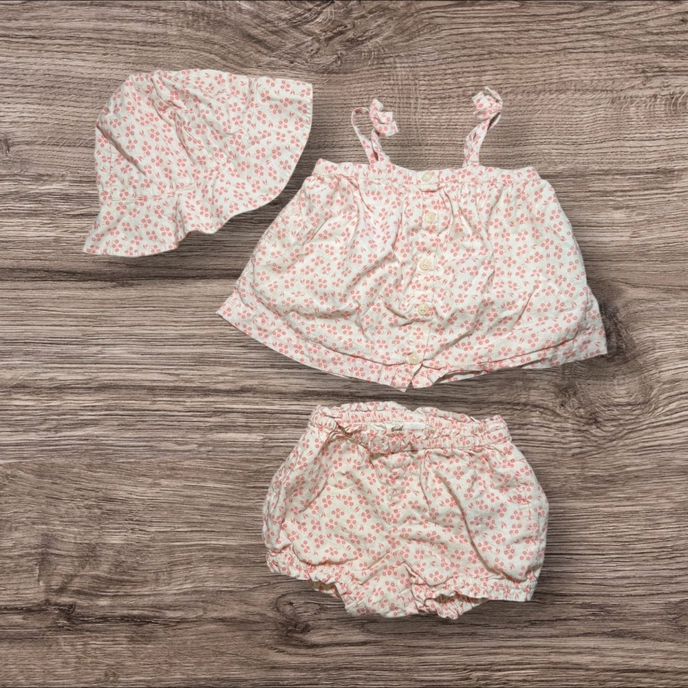 GAP White and Pink Matching Hat Set